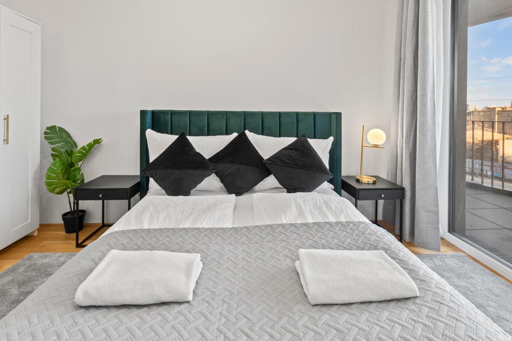 Balcony Apartment I 50 M² I Near City Center Vienna Esterno foto