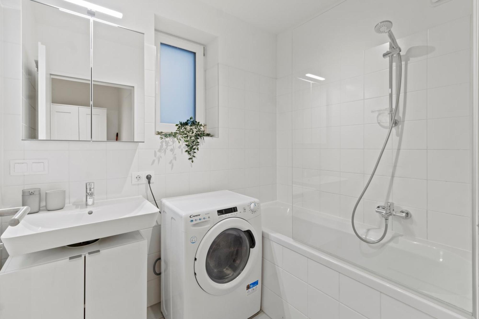 Balcony Apartment I 50 M² I Near City Center Vienna Esterno foto