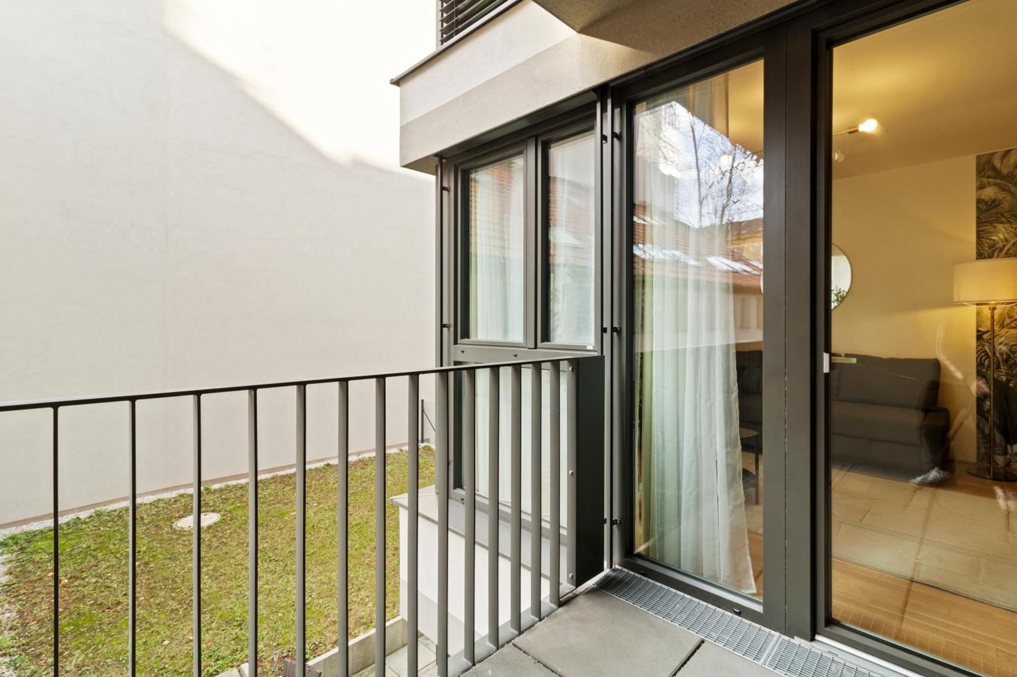 Balcony Apartment I 50 M² I Near City Center Vienna Esterno foto
